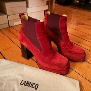 LABUCQ Jackie boot in rust suede